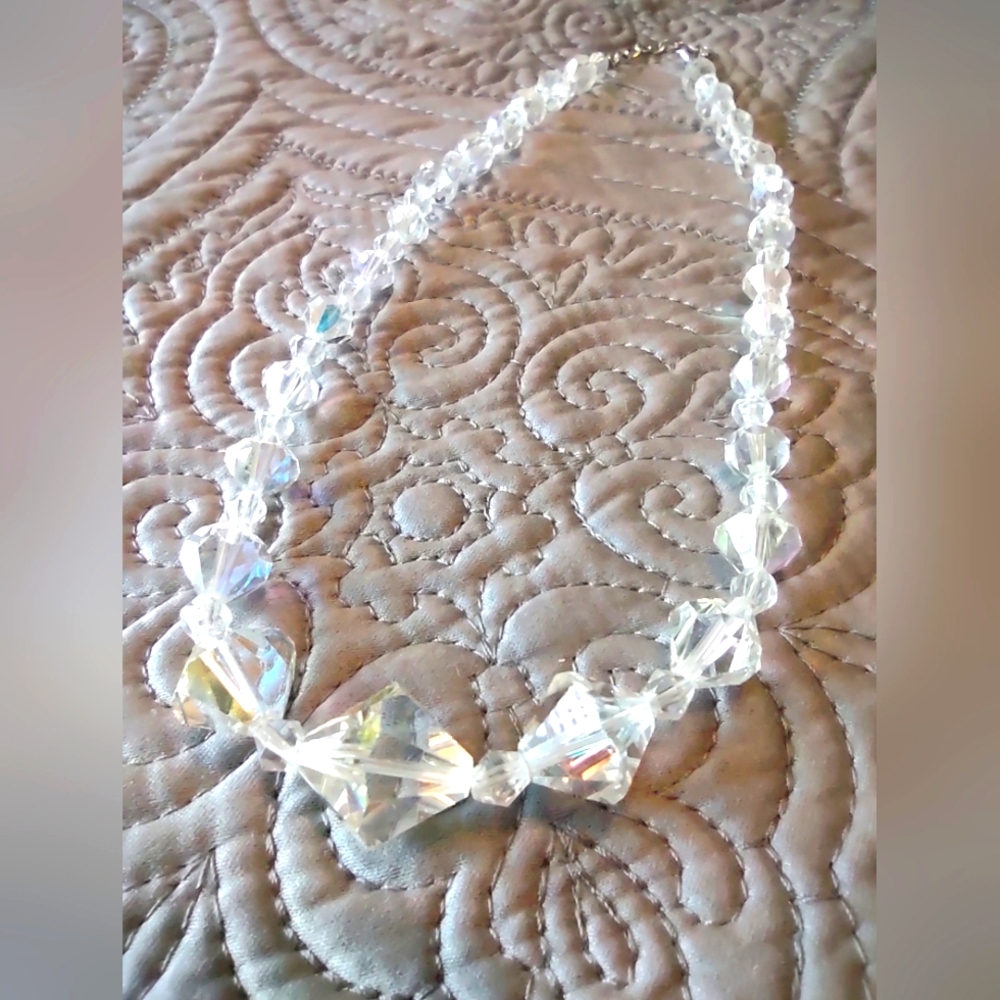Vintage Graduated Aurora Borealis Crystal Bead Necklace. In Great used condition
